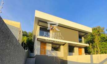 Imagem: Sobrado com piscina no bairro Campestre