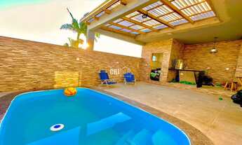 Imagem: Casa de Alto Padrão com 3 Pisos e Piscina