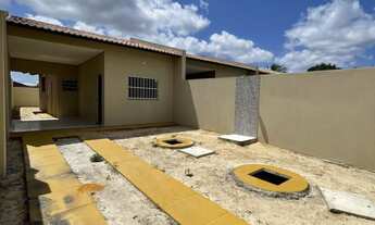 Imagem: Casa à venda com 2 quartos por R$ 195.000,00