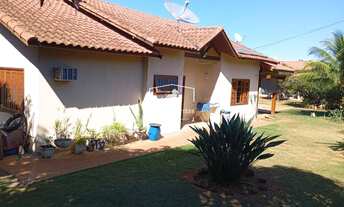 Imagem: Linda Chácara com Churrasqueira e Piscina