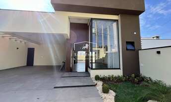 Imagem: Exclusiva! Casa com Piscina e 4 Vagas de