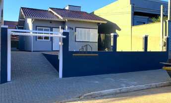 Imagem: Casa com 3 Dormitorio(s) localizado(a) no