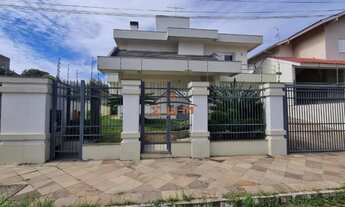 Imagem: Casa de Alto Padrão com 4 Dormitórios