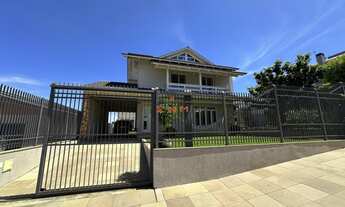 Imagem 4: Excelente Casa com três pavimentos, mais um amplo pátio e um lindo quiosque