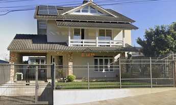 Imagem: Excelente Casa com três pavimentos, mais