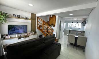 Imagem 4: Sobrado à venda em Farroupilha, São José - 2 Dormitórios, Churrasqueira e 2 Vagas de Garag