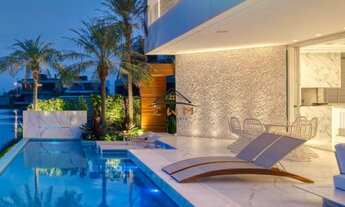 Imagem 5: Mansão à venda em Xangri-lá com churrasqueira e suíte