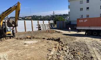 Imagem 7: Amplo terreno de esquina