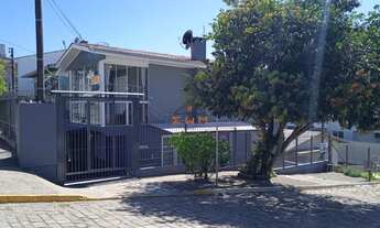 Imagem 3: Imóvel à venda em Farroupilha: 4 dormitórios, churrasqueira e garagem dupla