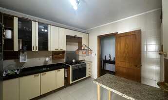 Imagem 6: Apartamento Semimobiliado no Centro de Farroupilha - 4 Dormitórios, 2 Vagas de Garagem e V