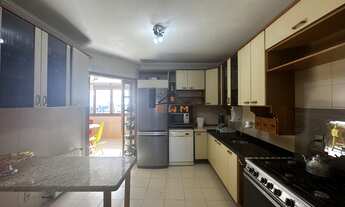 Imagem 7: Apartamento Semimobiliado no Centro de Farroupilha - 4 Dormitórios, 2 Vagas de Garagem e V