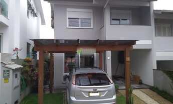 Imagem: Sobrado com 03 Dormitórios em Condomínio