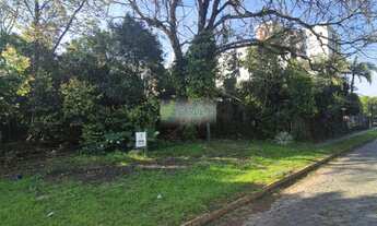 Imagem: Terreno amplo com uma bela vista da cidade