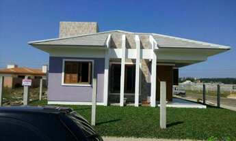 Imagem 2: Casa com 2 Dormitorio(s) localizado(a) no bairro em Capão da Canoa / RIO GRANDE DO SUL