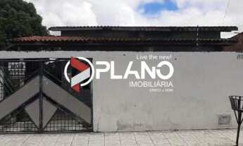 Imagem 2: Casa à venda no bairro Tomba – Excelente localização!