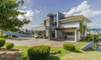 Imagem: Casa à venda em condomínio fechado de