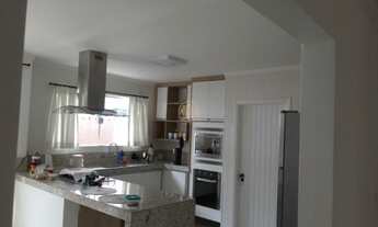 Imagem: Casa com 3 Dormitorio(s) localizado(a) no