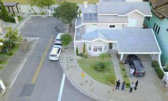 Imagem: Sobrado com 4 Dormitorio(s) localizado(a)