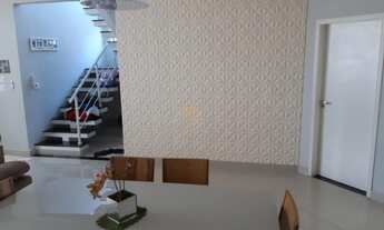 Imagem 3: Sobrado com 4 Dormitorio(s) localizado(a) no bairro Loteamento Villa Branca em Jacareí