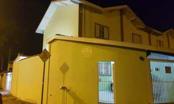 Imagem: Sobrado com 2 Dormitorio(s) localizado(a)