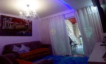 Imagem 2: Sobrado com 3 Dormitorio(s) localizado(a) no bairro PARQUE CALIFÓRNIA em Jacareí / SÃO PA