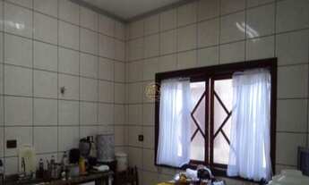 Imagem 2: Sobrado com 4 Dormitorio(s) localizado(a) no bairro JARDIM SANTA MARIA em Jacareí / SÃO P