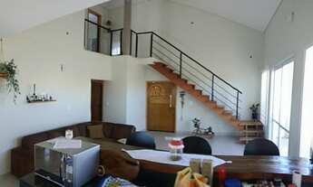 Imagem 2: Sobrado com 4 Dormitorio(s) localizado(a) no bairro CAÇAPAVA VELHA em Caçapava / SÃO PAUL