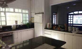 Imagem: Casa com 3 Dormitorio(s) localizado(a) no