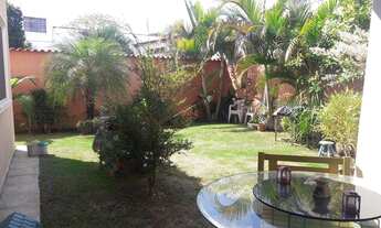 Imagem: Casa com 3 Dormitorio(s) localizado(a) no