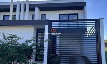 Imagem 3: Belíssimo sobrado à venda em Portão no bairro Parque Neto