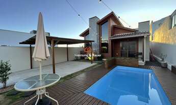 Imagem: Casa com piscina à venda em Estância Velha