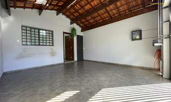 Imagem 2: Casa Térrea a Venda com 2 Dormitórios, Churrasqueira, Quintal, Semimobiliada, no Bairro As