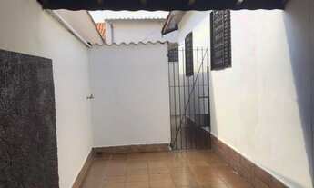Imagem 3: Casa Térrea com 3 Dormitórios, Garagem Coberta para 2 Carros, Edícula Completa com 2 Dormi
