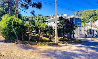 Imagem: Terreno baldio disponível para venda em