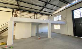 Imagem 3: Pavilhão Galpão / depósito com 4 vagas na garagem