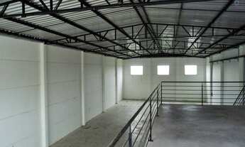 Imagem 4: Pavilhão Galpão / depósito com 4 vagas na garagem