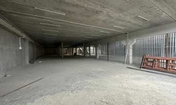 Imagem 7: Pavilhão Galpão / depósito com 2 banheiros