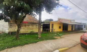 Imagem: Área comercial no asfalto, no bairro Floresta