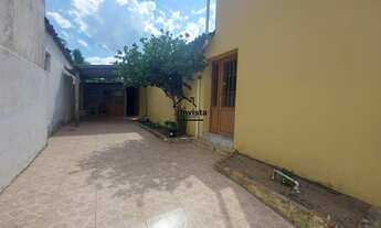 Imagem 2: Em frente à Praça das Carretas