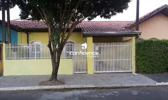 Imagem: Linda casa com 2 dormitórios no Jardim