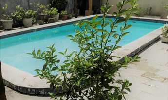 Imagem: 6 dormitórios, 4 suíte, 1 banheiros, 4