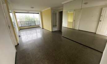 Imagem 2: Petrópolis, 2 dormitórios, 1 suítes, 2 banheiro, 2 vagas na garagem, 70M² de Área Construí