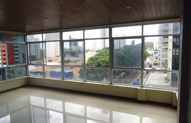 Imagem 2: Tirol, 4 dormitórios, 2 suíte, 4 banheiro, 2 vagas na garagem, 260M² de Área Construída