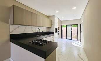 Imagem 7: Casa a venda no condomínio Reserva das Paineiras, com ofurô