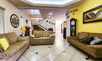 Imagem 3: Casa a venda no condomínio Village Des Lions, com 4 dormitórios, piscina e gourmet