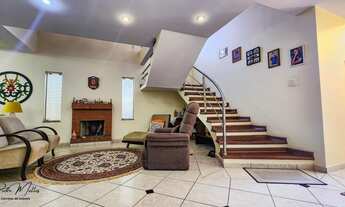 Imagem 4: Casa a venda no condomínio Village Des Lions, com 4 dormitórios, piscina e gourmet