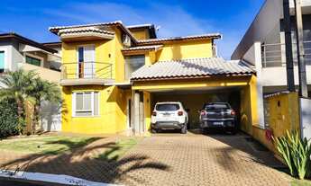 Imagem 1: Casa a venda no condomínio Village Des Lions, com 4 dormitórios, piscina e gourmet