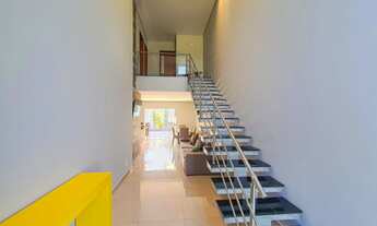 Imagem 2: Sobrado com 3 suítes e piscina a venda no Reserva das Paineiras