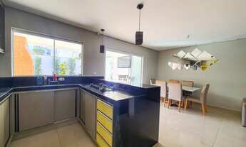 Imagem 5: Sobrado com 3 suítes e piscina a venda no Reserva das Paineiras