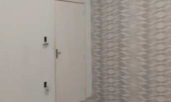 Imagem 4: Casa a venda com dois pontos comerciais no fundo